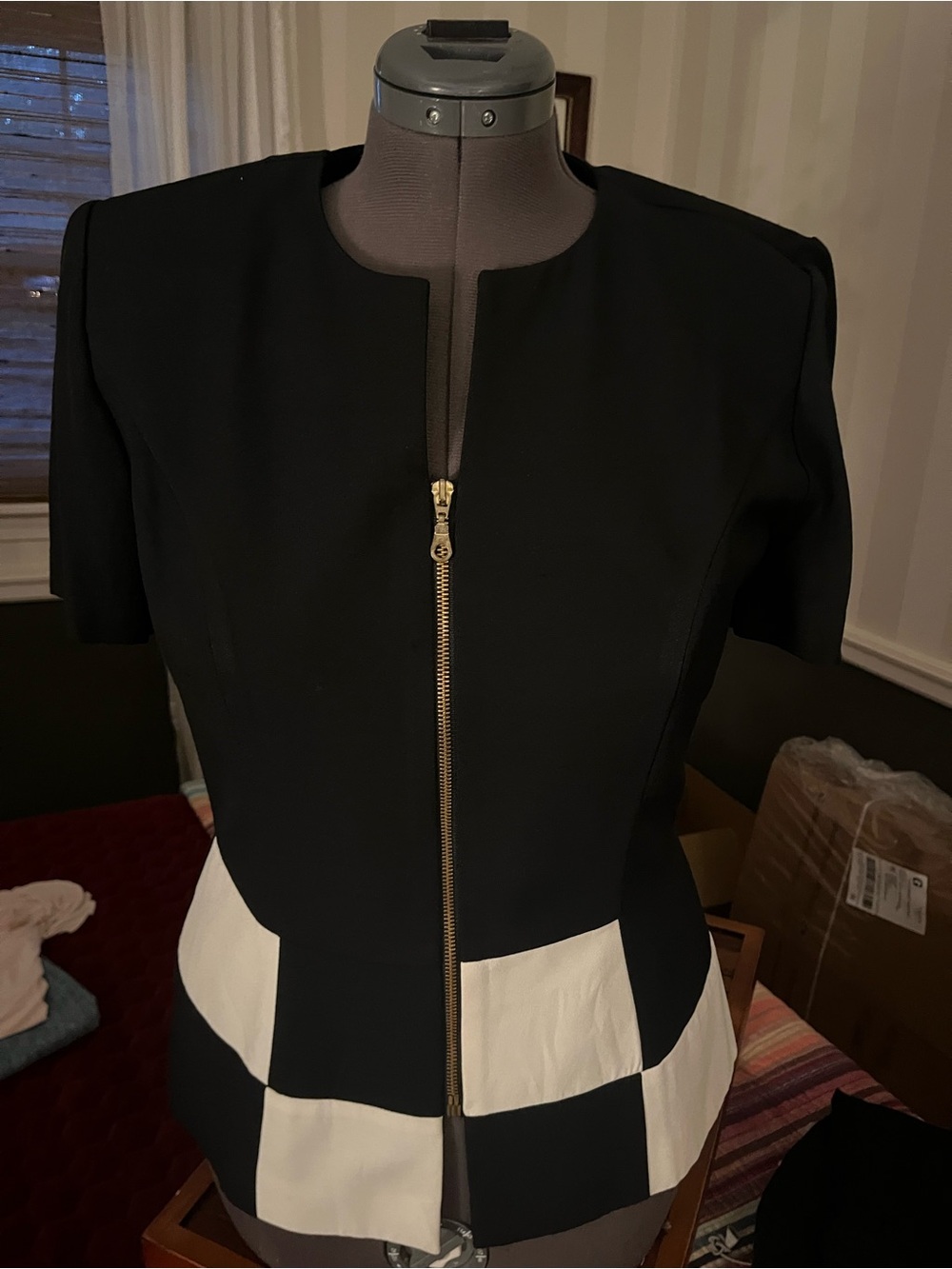 Virgo Vintage Black and White Zip-Front Short Sleeve Women's Jacket